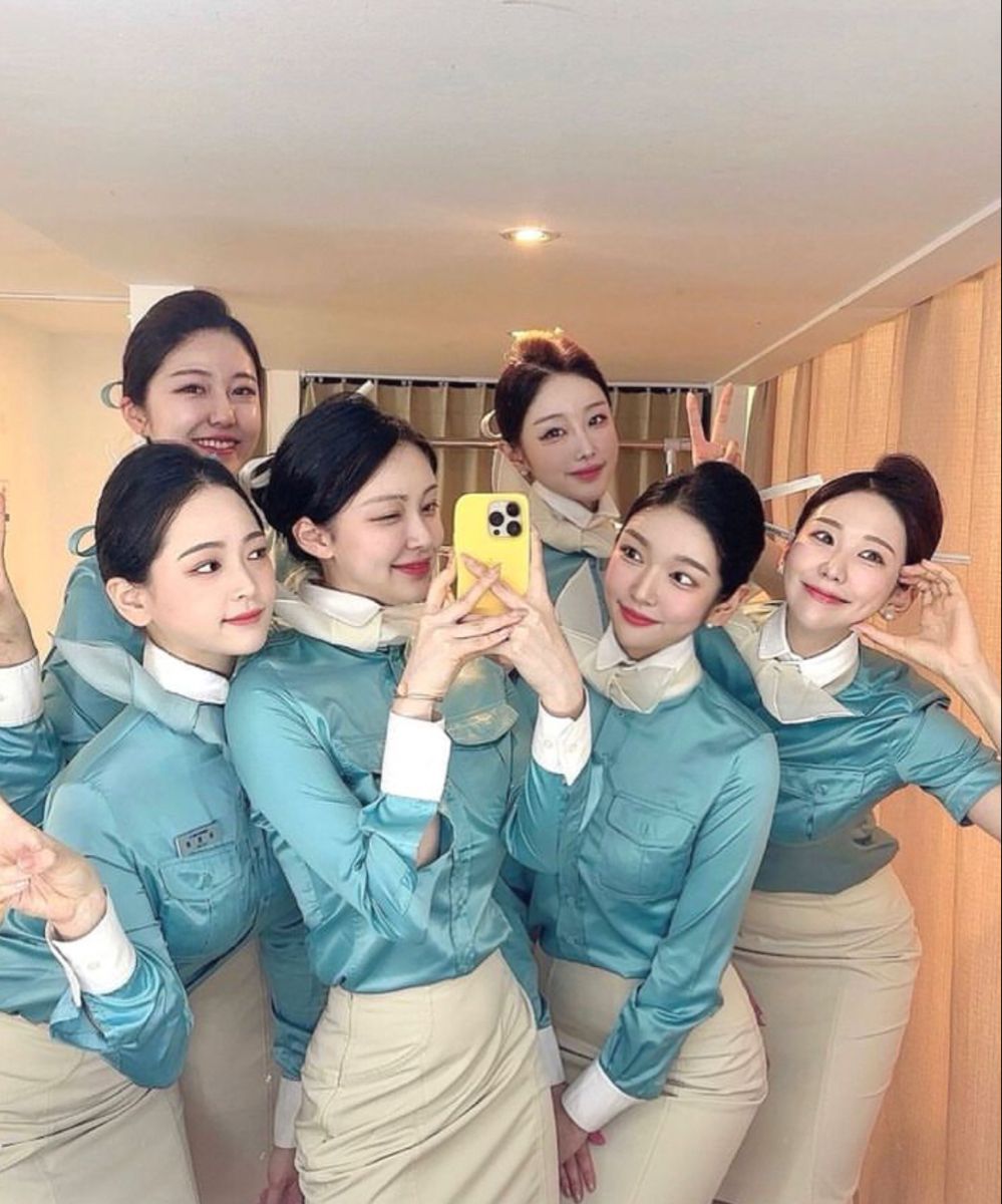 2004년생 대한항공 신입 승무원.JPG